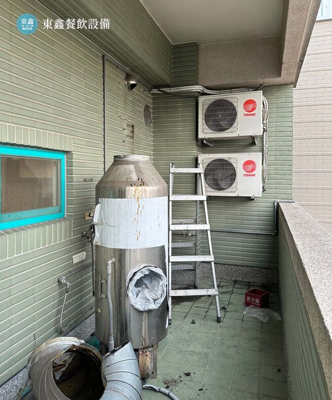 台中玉山銀行大里分行舊型油煙設備拆除 台中玉山銀行大里分行舊型油煙設備拆除