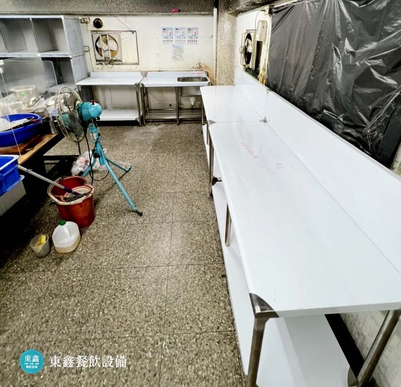 304不鏽鋼櫃體台中公司設備訂製 304不鏽鋼櫃體台中公司設備訂製